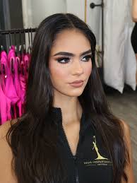 💄Ayer tuve el placer de maquillar a @milena_arteta para el concurso  @misshispanoamericauniversal 👑 Felicidades Milena por lograr esa corona de  Miss Teen Hispanoamérica Universal ✨👸🏻 Brillaste en ese escenario 🌟  Gracias a
