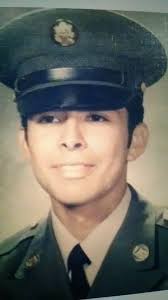 Do anybody know Carlos Pacas from El Salvador or Karina Laso from Ecuador  from 1985?