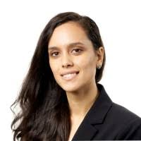 Lyn Lawrence's Instagram, Twitter & Facebook