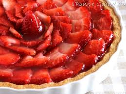Ricoprite la base con della marmellata di fragole. Crostata Alle Fragole Pane E Gianduia