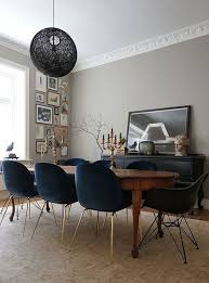 Will they ever go out of style? 25 Ways To Match An Antique Table And Modern Chairs Digsdigs