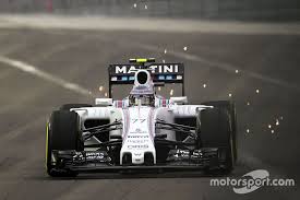 Valtteri Bottas Williams Fw37 Sends Sparks Flying At Singapore Gp Formula 1 Photos Valtteri Bottas Williams Williams F1