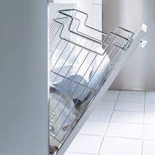 Der raum macht einen sauberen eindruck. Einbau Waschekorb Mit Kippmechanik Clever Storage Shop