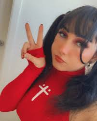 Emma Grayson (@shiedak_) • Instagram photos and videos