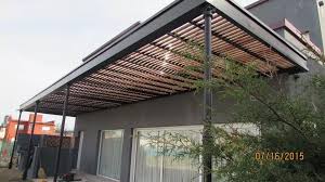 Instaladores de techos de policarbonato fijos para terrazas , áticos o patios. Terrazas De Madera Con Policarbonato Ideas De Nuevo Diseno