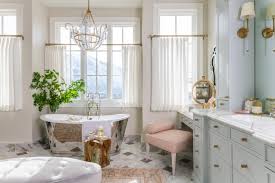 Tablescape, patio, and picnic essentials for outdoor celebrations. Photo Shoot With Rachel Parcell And Alice Lane By Rebekah Westover Rebekah Westover