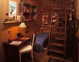 Img029j Anne Franks House Peter Van Pels Room In 2020 Anne Frank House Anne Frank Attic Rooms