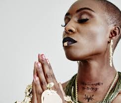 Julia Shires's Instagram, Twitter & Facebook