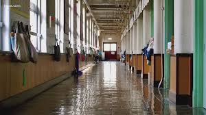 The caption shows that she's explaining that writing uses all the words and texting leaves some out. Staar Test 2021 Texas Students Resume Test After Tech Issues Kvue Com