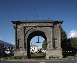 Arco onorario d'augusto, aosta picture: Arch Of Augustus Aosta Wikipedia