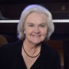 Deborah Moriarty's Instagram, Twitter & Facebook