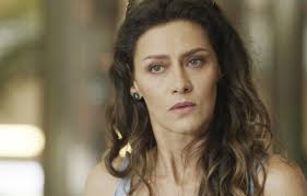 Joyce cai em golpe de Irene