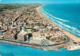 Actualités pour la saison en cours, voir: Ak Ansichtskarte Pescara Fliegeraufnahme Strand Pescara Kat Pescara Nr Bx41599 Oldthing Ansichtskarten Abruzzen Abruzzo