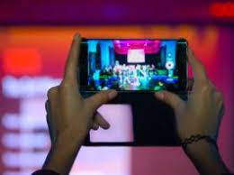 Berbicara mengenai filter, saat ini banyak aplikasi edit foto yang menyediakan aneka efek atau filter untuk mempercantik foto yang kita. 5 Aplikasi Edit Foto Terbaik Yang Bikin Kamu Makin Cantik