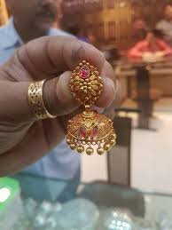 Pin By Sumit Guchit On Jewllery Gold Temple Jewellery Gold Pearl Jewelry Wedding Jewellery Collection