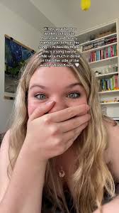 oh heyyy… me too #singersongwriter #newmusic #homesick #missinghome  #aussieinlondon #10000milesaway #homesickness #qantasad #movingabroad  #livingabroad