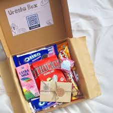 Berikan kartu ucapan pernikahan agar mereka tahu bahwa anda turut berbahagia. Snack Box Yuk Ig Ureshii Box Snackboxyuk Twitter
