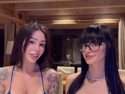 Busty models share Grinch-inspired cocktail recipe – but fans are  distracted - Daily Star