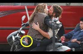 Lady Gaga Y Bradley Cooper Muy Carinosos Tras Pelicula Ha Nacido Una Es Fotos De Lady Gaga Lady Gaga Bradley Cooper