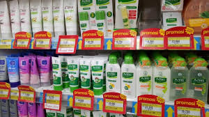 Agak jarang sunscreen memiliki bentuk kemasan seperti ini, makanya ini menjadi nilai plus buat acnes. Produk Perawatan Kulit Berjerawat Juga Turun Harga Di Hypermart Tribun Timur
