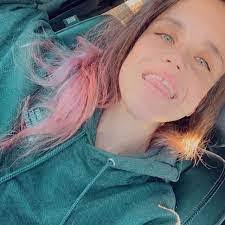 Kristen Wilcoxson's Instagram, Twitter & Facebook