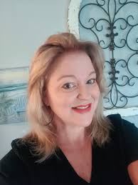 Looking for friends mainly but open to something more!