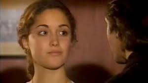 She made her screen debut in the film dallas doll (1994), and continued to act in australian film and television throughout the 1990s. The Stunning Transformation Of Rose Byrne