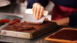 Ever wanted to make those perfect mini chocolate curls that you only find in bakeries? How To Make Chocolate Curls Cake Decorating Youtube