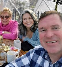 Brunch in an igloo!!! 💞 No such thing as too much vacation, but I'm a tad  guilty of multitasking. New website coming soon, as well as a heap of free  resources and