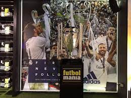 Replica championship trophy posted by bayoulsu82 on 2/24/20 at 5:57 pm to dustydinkleman quote: Replica De La 11Âª Uefa Champions League Del Real Madrid 11th Real Madrid Ucl Replica Cup Picture Of Futbolmania Madrid Tripadvisor