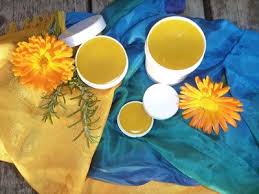 Schmerzlindernde Nervensalbe Selbst Gemacht Schnu Die Krauterhexe Rezept Nervenschmerzen Salben Selber Machen Massageol Selber Machen
