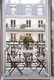 Acá encontrarás las últimas tendencias y entretención para toda la familia, visita nuestro boulevard y nuestro piso de diseño. Pequenos Balcones Con Encanto Paperblog Paris Balcony Parisian Balcony Parisian Aesthetic