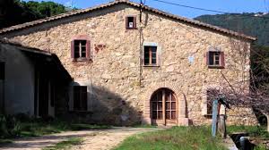 Situada al terme municipal de sant cugat del vallès, i amb una extensió de 216 hectà rees és en ple cor del parc natural de collserola. Masia Can Borrell Nou La Garriga Barcelona Youtube