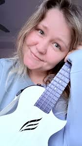 Giving myself some music therapy after reading Onyx Storm. This is the last  song