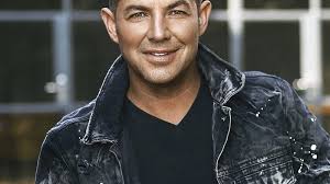 Afrikaans singer Jay du Plessis uses f-slur in argument over masculinity