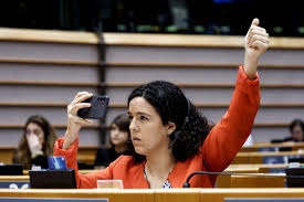 Manon Aubry : « Le Parlement européen reste sous linfluence scandaleuse  des lobbies »