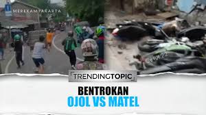 Jun 11, 2021 · viral army beri album terbaru bts ke driver ojol, tak menyangka atrean mengular di hari pertama viral di media sosial cerita dari penggemar bts atau army yang memberi album bts kepada driver ojol. Viral Bentrok Ojol Vs Matel Di Jakarta Pusat Sejumlah Motor Dirusak Fajar