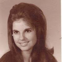 Kim Tolbert's Instagram, Twitter & Facebook