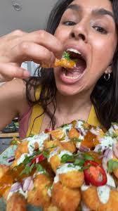 Emily Waitman's Instagram, Twitter & Facebook