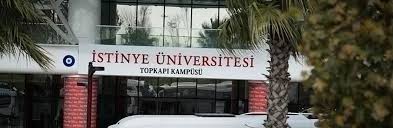 Üniversitenin topkapı kampüsünde, her kata asansörle ulaşım mevcuttur. Istinye Universitesi Trucas