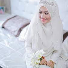 Inspirasi baru 27 make up pengantin hijab sunda from london.bridestory.com. Makeup Pengantin Syari Yang Tetap Modern Dan Menawan Wedding Market