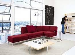 red sofa design within reach modern living room カラフルなインテリア インテリア 海外インテリア リビング