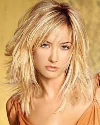 Frisuren Halblang Gestuft Frisuren Mittellang Stufig Gestufte Haare Stufenschnitte Haarschnitt Langhaarfrisuren Fransige Frisuren