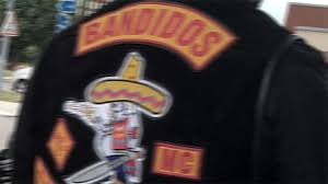 The kicker broke the news himself on. Ermittlungen Gegen Biker Clubs Dauern An Baup Ch