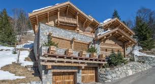 Un Chalet De Reve En Plein Coeur Des Alpes Maisons Rustiques Chalet Bois Rond Chalet
