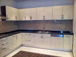 Avis des inspecteurs, distinction michelin et informations pratiques disponibles en ligne Cuisine Moderne Prix Maroc Shower Seat Kitchen Cabinets Kitchen
