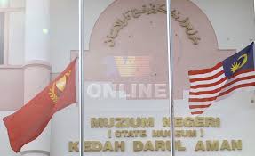 Menaiki tiang yang kamu lakukan itu ada bahayanya, terus terang waktu saya melihat, mikir khawatir dan cemas. Bendera Kedah Separuh Tiang Bendera Kedah Dikibar Separuh Tiang Lagu Negeri Sembilan Negeri Sembilan State Anthem