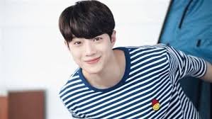 Kuanlin (rank 7) stage name: è¦‹é¢æœƒä¸Šç™¼ç« ç²‰çµ²ç‹‚è¦æ±‚èªªä¸­æ–‡ è³´å† éœ–æ€'å–Š ç²¾ç¥žå¿«å´©æ½° å¨›æ¨‚æ˜Ÿèž ä¸‰ç«‹æ–°èžç¶²setn Com