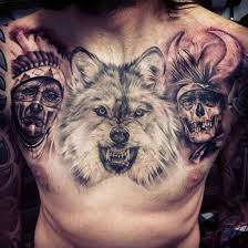 Fresco Eccezionale Mostico Bianco E Nero Realistico Lupo Con Capo Indiano E Cranio Tatuaggio Su Petto Tattooimages Biz