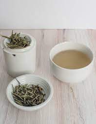 Matcha Vs Green Tea Learn About Their Differences Tea Cachai Matcha Vs Green Tea Green Tea Matcha